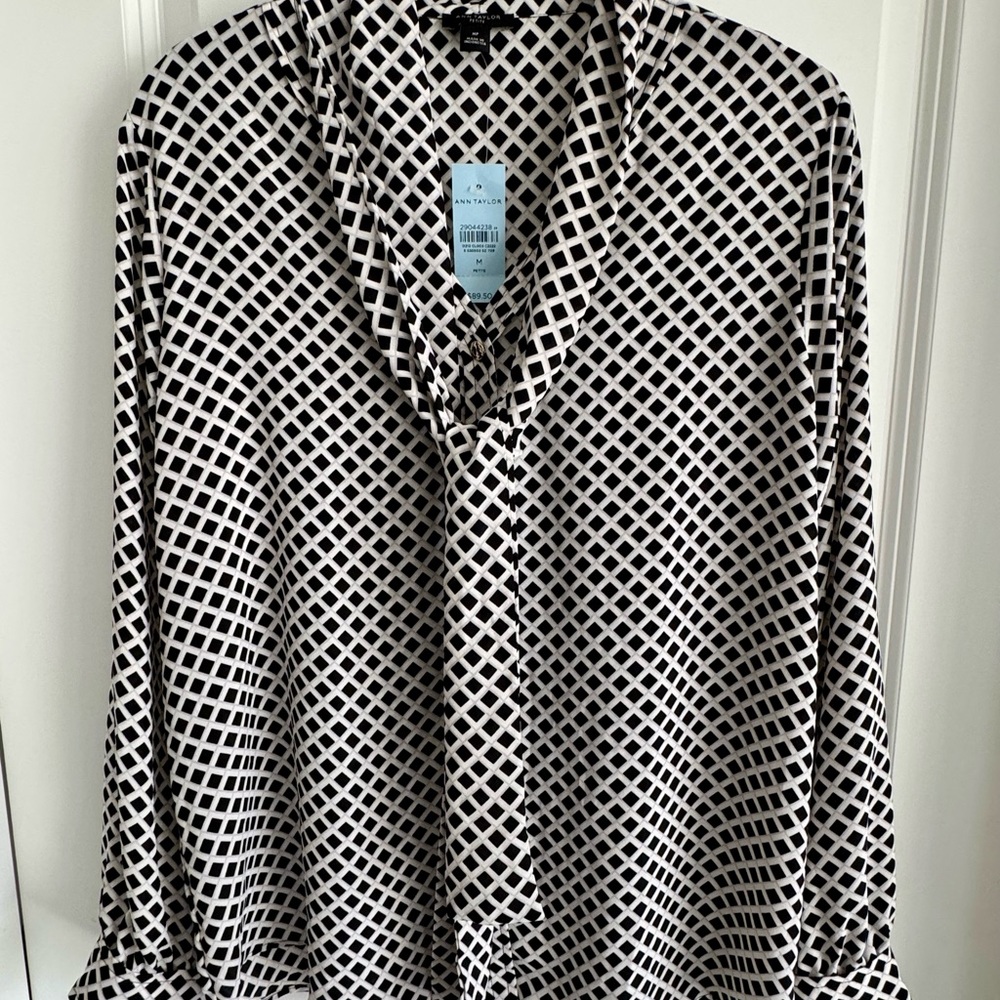 Ann Taylor Black and White Relaxed Long Sleeve Blouse